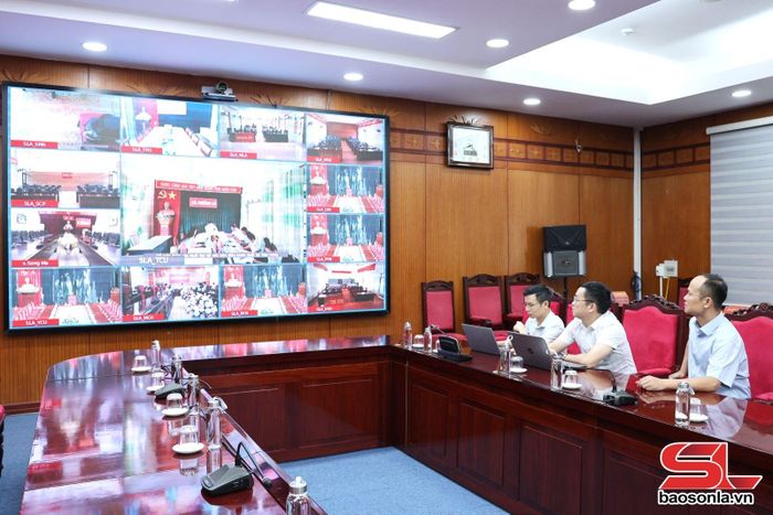 Hệ thống kết nối đường truyền đến điểm cầu các xã, phường được kiểm soát chặt chẽ.