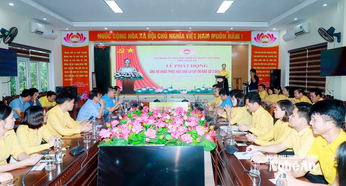 Quang cảnh Lễ phát động ủng hộ khắc phục hậu quả lũ lụt do bão số 3 của cơ quan Ủy ban MTTQ Việt Nam tỉnh Nghệ An. Ảnh: Thành Duy