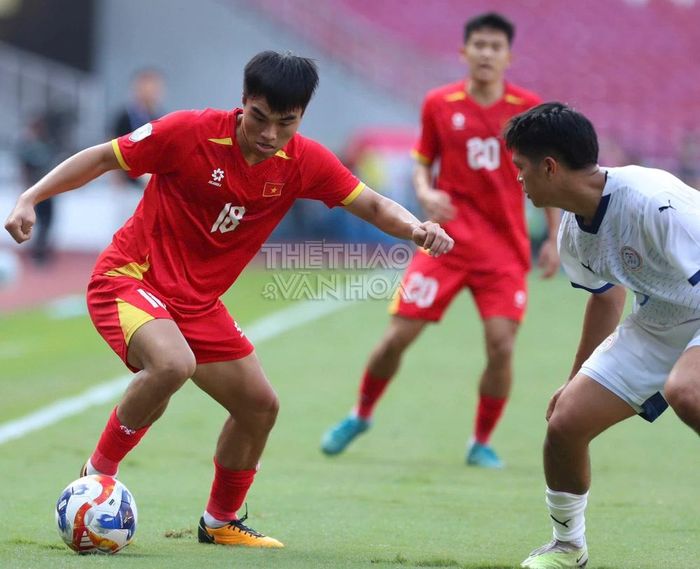 Công Phương chơi tốt khi thay Quốc Việt. Ảnh: Tuân Phạm
