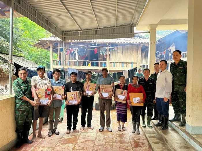 Đồn Biên phòng Keng Đu (Nghệ An) cùng cấp ủy, chính quyền địa phương thăm, hỗ trợ lương thực, kinh phí, động viên các gia đình bị thiệt hại nặng do ảnh hưởng cơn bão số 3; đồng thời, cùng các lực lượng, nhân dân tích cực khắc phục hậu quả thiên tai…