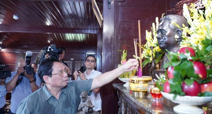 Thủ tướng Phạm Minh Chính dâng hương, hoa tri ân tưởng nhớ Tổng Bí thư Lê Duẩn tại Khu lưu niệm Tổng Bí thư Lê Duẫn tại Quảng Trị