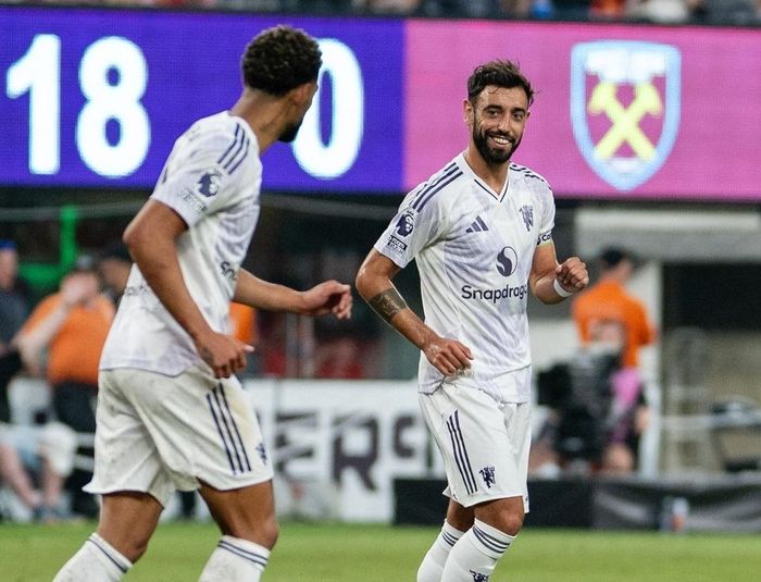 Bruno Fernandes lập cú đúp trong chiến thắng 2-1 của MU trước West Ham.