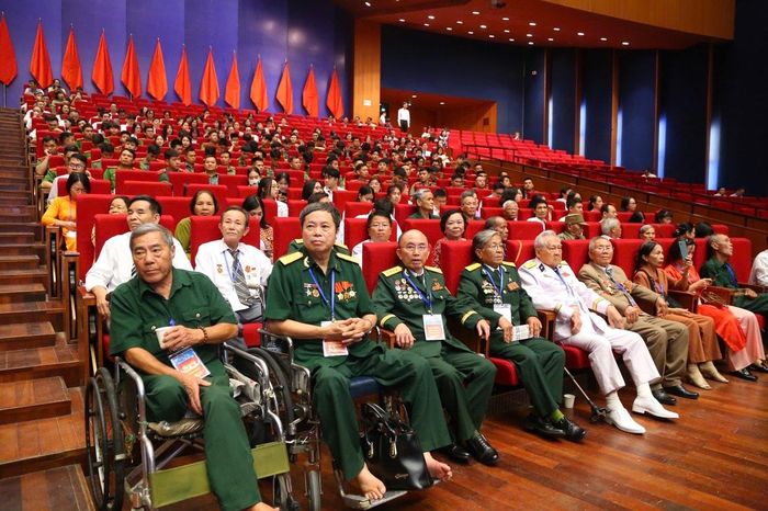 Các đại biểu dự cuộc gặp mặt người có có công, nhân chứng lịch sử tiêu biểu toàn quốc năm 2025. Ảnh tư liệu: Báo Chính phủ