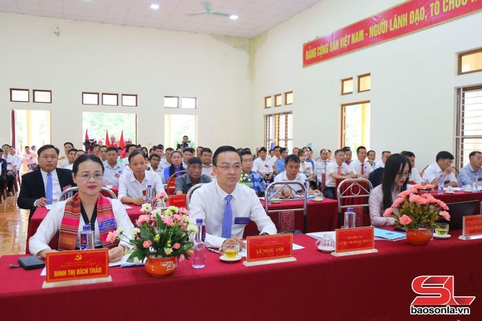 Các đại biểu dự đại hội.