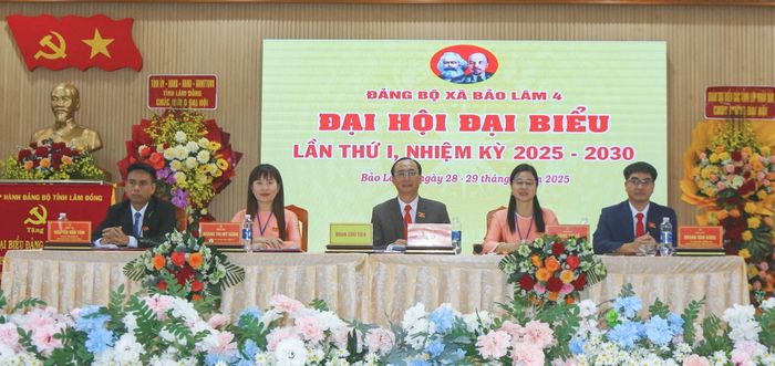 Đoàn Chủ tịch điều hành Đại hội