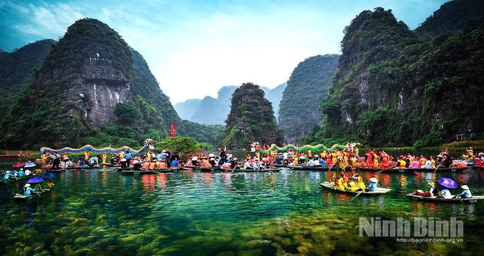 Lễ hội Tràng An. Ảnh: CTV