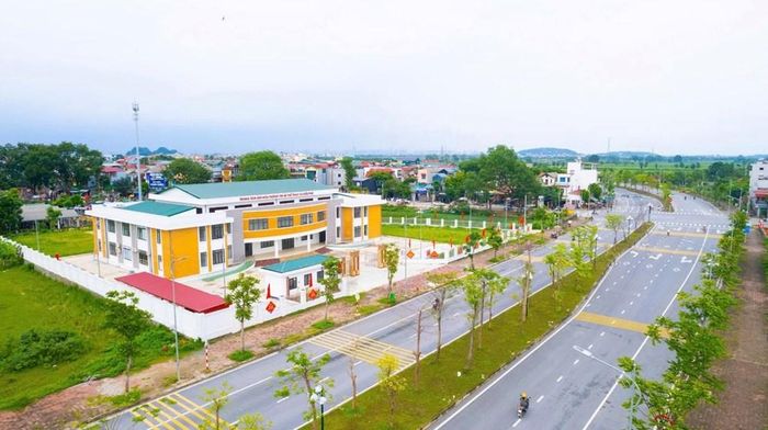 Đường rộng, dài như dải lụa đào,công trình vươn giữa trời xanh ước vọng