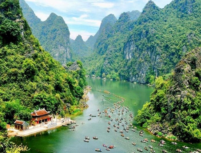 Triển lãm thành tựu kinh tế - xã hội với chủ đề “80 năm Hành trình Độc lập - Tự do - Hạnh phúc” sẽ giới thiệu văn hóa Việt Nam - Đất nước - Con người với truyền thống văn hóa 4.000 năm lịch sử; sự giàu có đa dạng văn hóa của 54 dân tộc