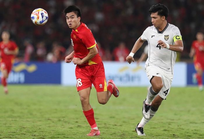 Công Phương (trái) từng trải qua những nỗi thất vọng ở vòng bảng giải U19 Đông Nam Á 2024 và vòng loại giải U20 châu Á 2025 trước khi tỏa sáng trở lại ở giải U23 Đông Nam Á vừa qua. Ảnh: Tuấn Phạm
