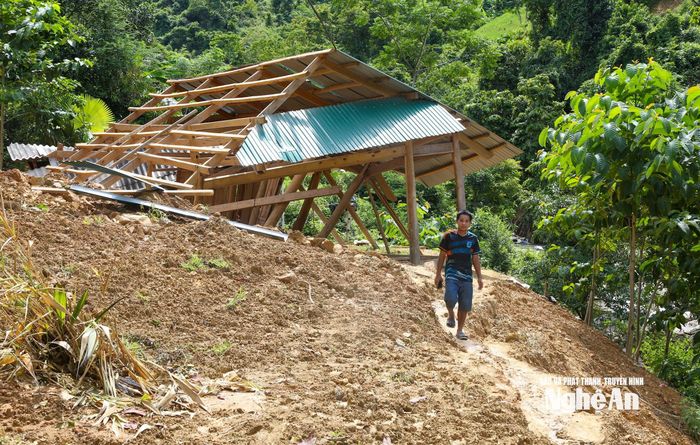 Bản Tủng Hốc có trên 80 hộ dân cũng chịu ảnh hưởng nặng nề trong đợt lũ cuối tháng 7/2025. Theo thống kê ban đầu của cư dân bản, đợt lũ có trên 20 nhà bị ảnh hưởng, trong đó có 2 nhà bị lũ cuốn trôi, vùi lấp. Ảnh: Đình Tuyên