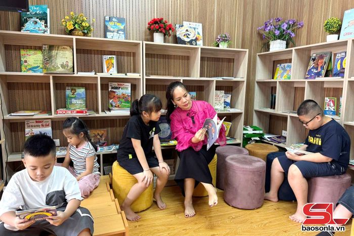 Không gian đọc sách được bố trí đẹp mắt.