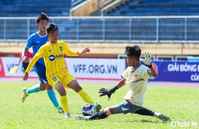 Theo điều lệ, U17 SLNA sẽ bao gồm những cầu thủ sinh năm 2009 trở về sau. Ảnh: Đức Anh