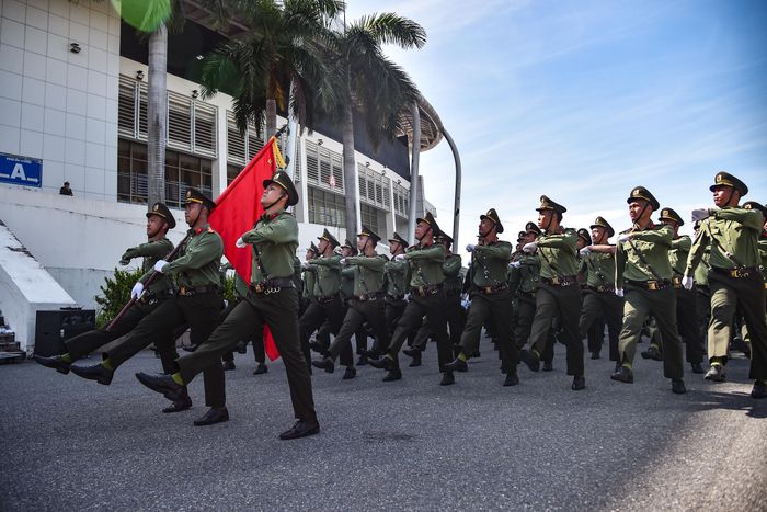 Khối nam sỹ quan an ninh