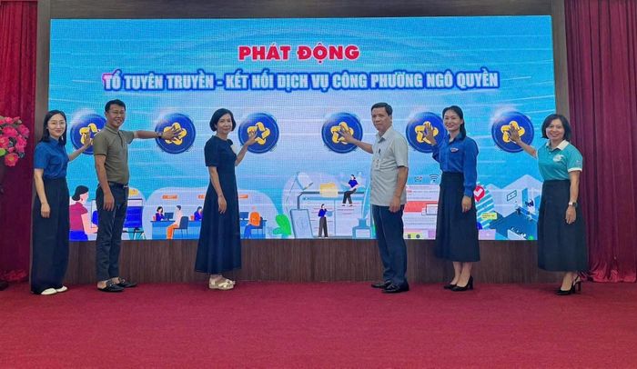 Lễ ra mắt tổ tuyên truyền - kết nối dịch vụ công phường Ngô Quyền, Hải Phòng. Ảnh: CTV.