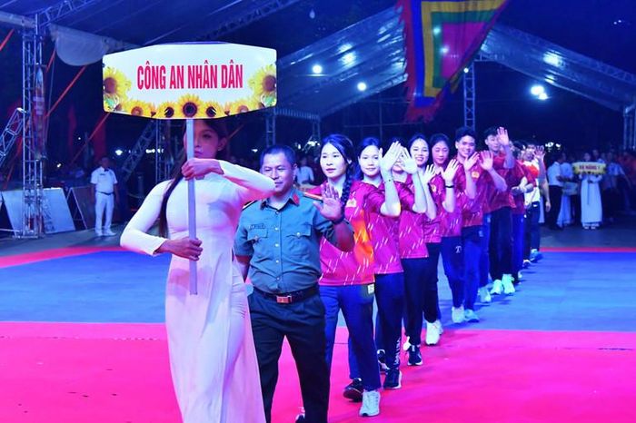  Các võ sĩ của đoàn Công an nhân dân. 