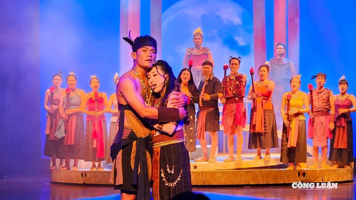 Cốt truyện xoay quanh câu chuyện tình yêu của chàng Kim và nàng Giao, hai con người sinh ra và lớn lên trên đảo ngọc.