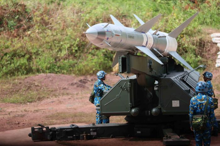  Không còn là thế trận phòng ngự cố định bảo vệ yếu địa - Tên lửa phòng không Việt Nam đã chủ động thích nghi với các kịch bản tác chiến phi đối xứng, tác chiến điện tử hiện đại. 
