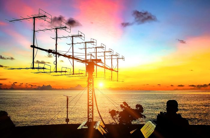  Ra-đa - lực lượng đầu tiên phát hiện mục tiêu, canh trực sẵn sàng chiến đấu 24/24 ngay cả trong thời bình, chính là "mắt thần" của lực lượng Phòng không - Không quân. 