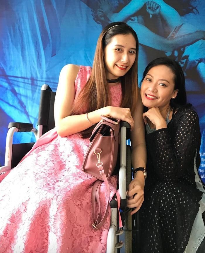 Nghệ sĩ Hồng Ánh nghẹn ngào chia sẻ ảnh chụp cùng với diễn viên Hiền Hạnh. Ảnh: FBNV