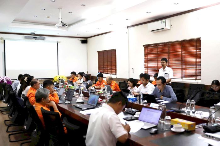 Quang cảnh buổi làm việc của Công đoàn NMNĐ Vĩnh Tân 4