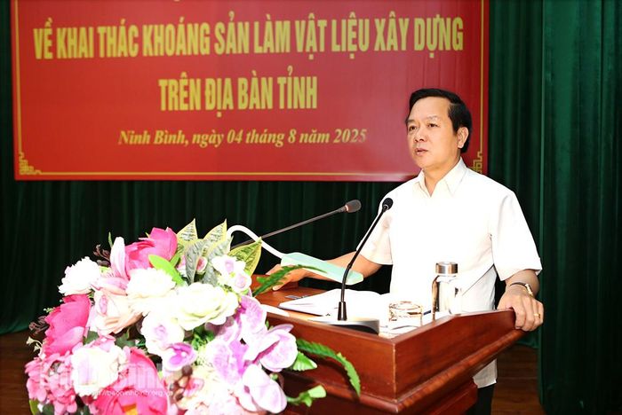 Đồng chí Phạm Quang Ngọc, Phó Bí thư Tỉnh ủy, Chủ tịch UBND tỉnh phát biểu kết luận hội nghị.