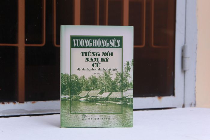  Sách Tiếng nói Nam Kỳ cũ. Ảnh: ML. 