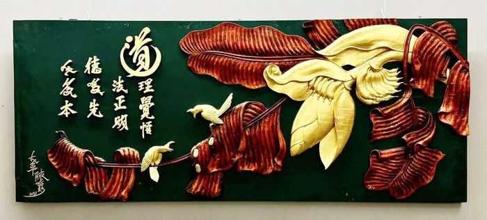 Tác phẩm về sâu chuối hột chào mào ngô. Ảnh: Lương Đình Khoa