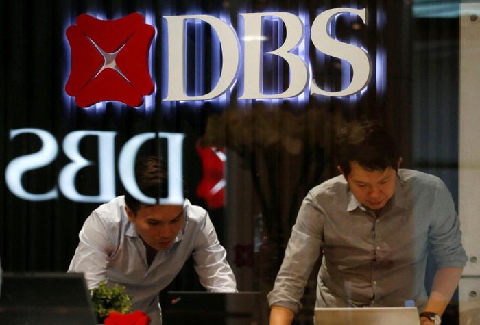  DBS có kế hoạch cắt giảm 4.000 nhân sự trong 3 năm tới. Ảnh: Reuters. 