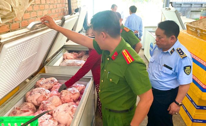  Thịt heo phát hiện tại Công ty TNHH kinh doanh thực phẩm Q.V. 
