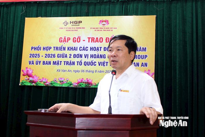 Ông Nguyễn Thạc Âu – Bí thư Đảng ủy, Chủ tịch HĐND xã Vạn An phát biểu ghi nhận sự đồng hành tích cực của Công ty cổ phần Đầu tư và Thương mại Hoàng Gia Phát với xã Vạn An thời gian qua. Ảnh: Nguyệt Minh