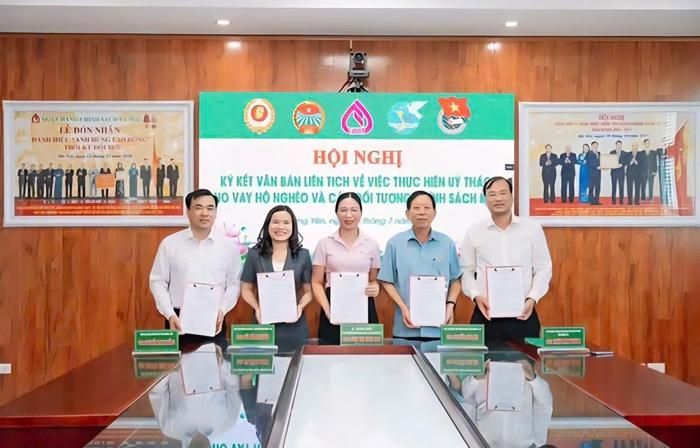 Chi nhánh NHCSXH tỉnh Hưng Yên ký kết văn bản liên tịch với các tổ chức chính trị - xã hội của tỉnh