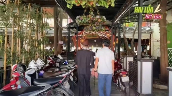 Ngoài ra, NSND Thanh Nam còn là ông chủ của một quán chuyên bán cafe - đồ ăn sáng với diện tích lớn, mặt tiền nằm trên con phố đông đúc ở thành phố Rạch Giá