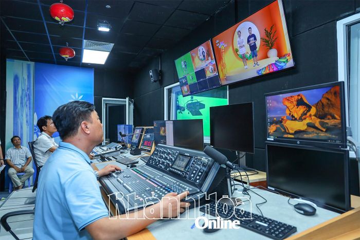 Phần ghi hình của các thành viên Câu lạc bộ MC nhí được đội ngũ chuyên nghiệp của Báo và Phát thanh, Truyền hình Khánh Hòa thực hiện. 