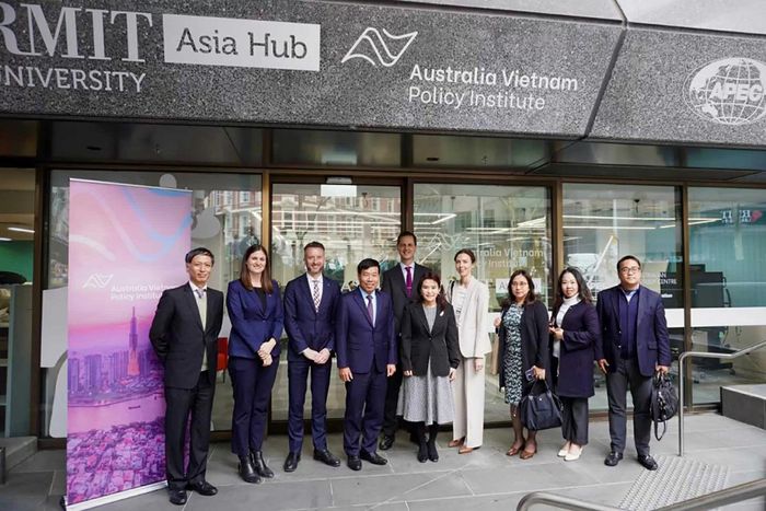 Đoàn thăm Viện Nghiên cứu Australia Việt Nam. (Ảnh: Bảo Chi)