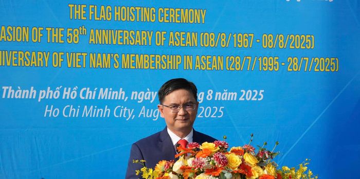  Trưởng Ban Tuyên giáo và Dân vận Thành ủy TPHCM Nguyễn Mạnh Cường phát biểu tại buổi lễ. Ảnh: THỤY VŨ 
