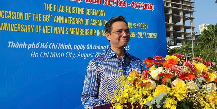  Tổng Lãnh sự Malaysia tại TPHCM Firdauz Othman phát biểu tại buổi lễ. Ảnh: THỤY VŨ 