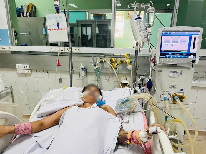 Bệnh nhân H.T.M khi đang điều trị tại Bệnh viện Bệnh nhiệt đới TPHCM