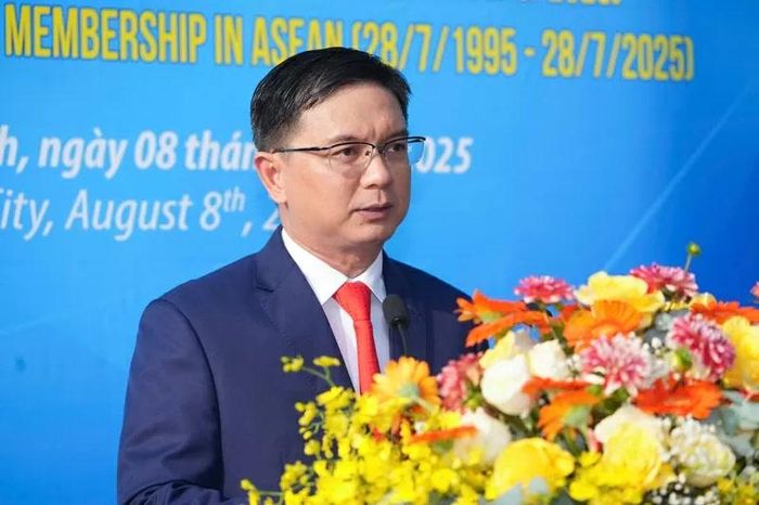 Ông Nguyễn Mạnh Cường, Ủy viên Ban Thường vụ, Trưởng ban Tuyên giáo và Dân vận Thành ủy TP. HCM phát biểu tại buổi lễ.