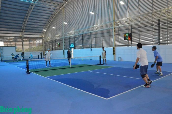 Tuần Văn hóa - Thể thao cơ quan Bộ Tư lệnh BĐBP chào mừng Đại hội đại biểu Đảng bộ BĐBP lần thứ XVI, nhiệm kỳ 2025-2030. Trong ảnh: Các vận động viên thi đấu giao hữu giải Pickleball mở rộng. Ảnh: Duy Khiêm