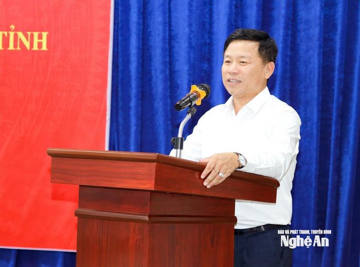 Đồng chí Hoàng Phú Hiền - Phó Chủ tịch UBND tỉnh phát biểu tại buổi lễ. Ảnh: T.L