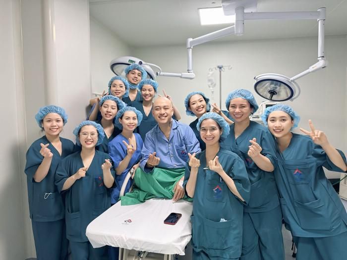 Nam ca sĩ Tuấn Hưng vừa trải qua ca phẫu thuật dây thanh quản. Ảnh: FBNV