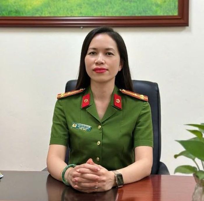 Thượng tá Trần Thị Thu Trang, Phó Bí thư Đảng ủy, Phó Trưởng phòng Quản lý hành chính về trật tự xã hội