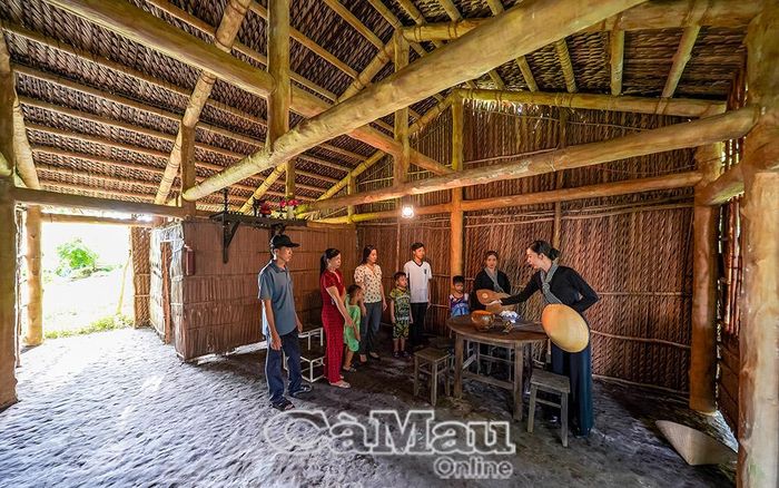 Nơi ở của đồng chí Lê Duẩn được phục dựng tại Di tích Căn cứ Cái Chanh.