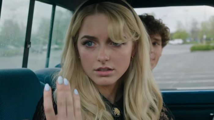 McKenna Grace trong phim “Regretting You”