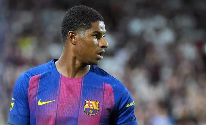Rashford đang được thử nghiệm vai trò trung phong cắm.