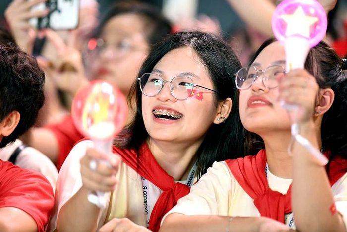 Những gương mặt tràn đầy tự hào, xúc động, phấn khích khi tham dự chương trình