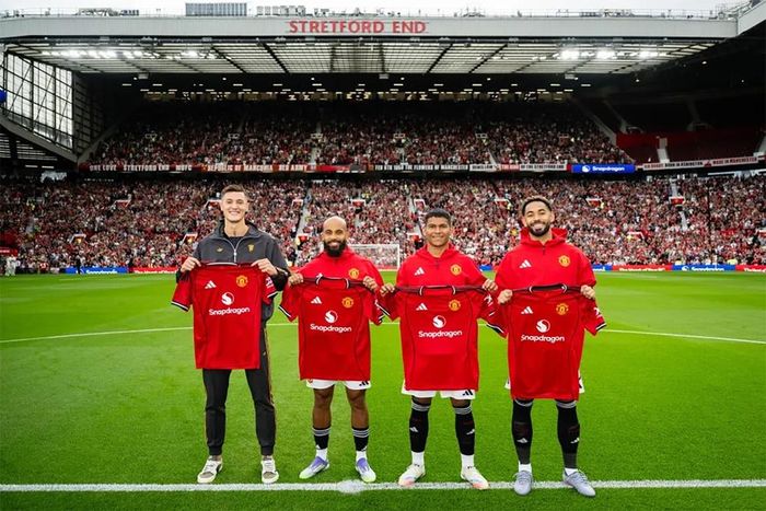 Benjamin Sesko là bản hợp đồng thứ 4 của MU trong Hè 2025, sau Matheus Cunha, Diego Leon và Bryan Mbeumo