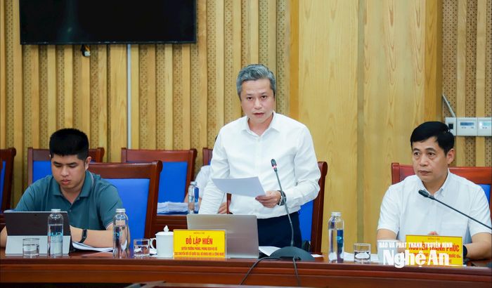 Đồng chí Đỗ Lập Hiển - Quyền Trưởng phòng Dịch vụ số, Cục Chuyển đổi số quốc gia, Bộ Khoa học và Công nghệ công bố quyết định kiểm tra. Ảnh: Thành Duy