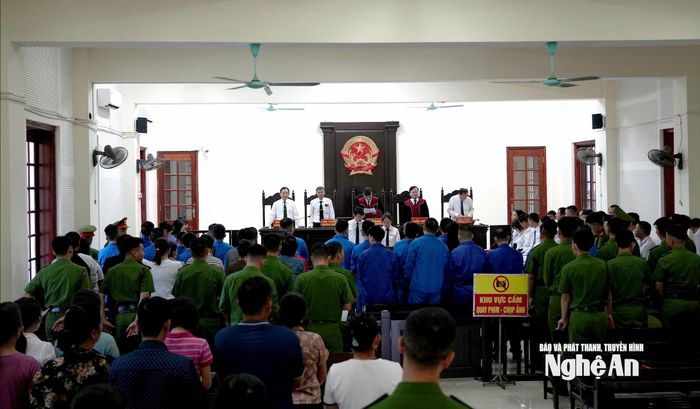 Toàn cảnh phiên tòa. Ảnh: Tiến Đông