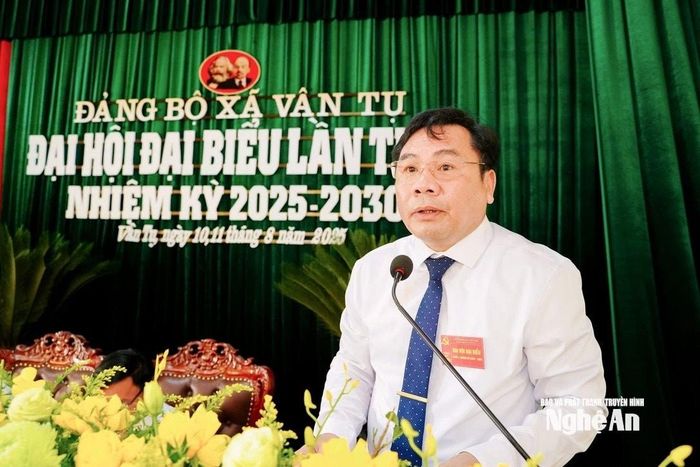 Đồng chí Hoàng Danh Truyền - Bí thư Đảng ủy xã Vân Tụ phát biểu khai mạc Đại hội. Ảnh: PV